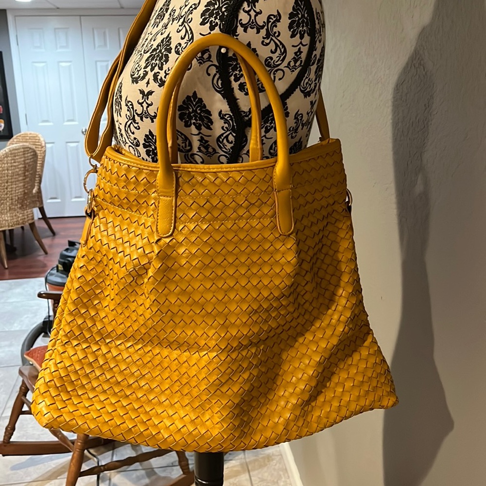 Gold woven leather bag